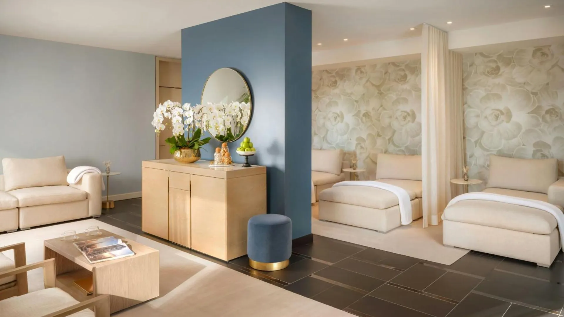 The St. Regis Toronto 5*,