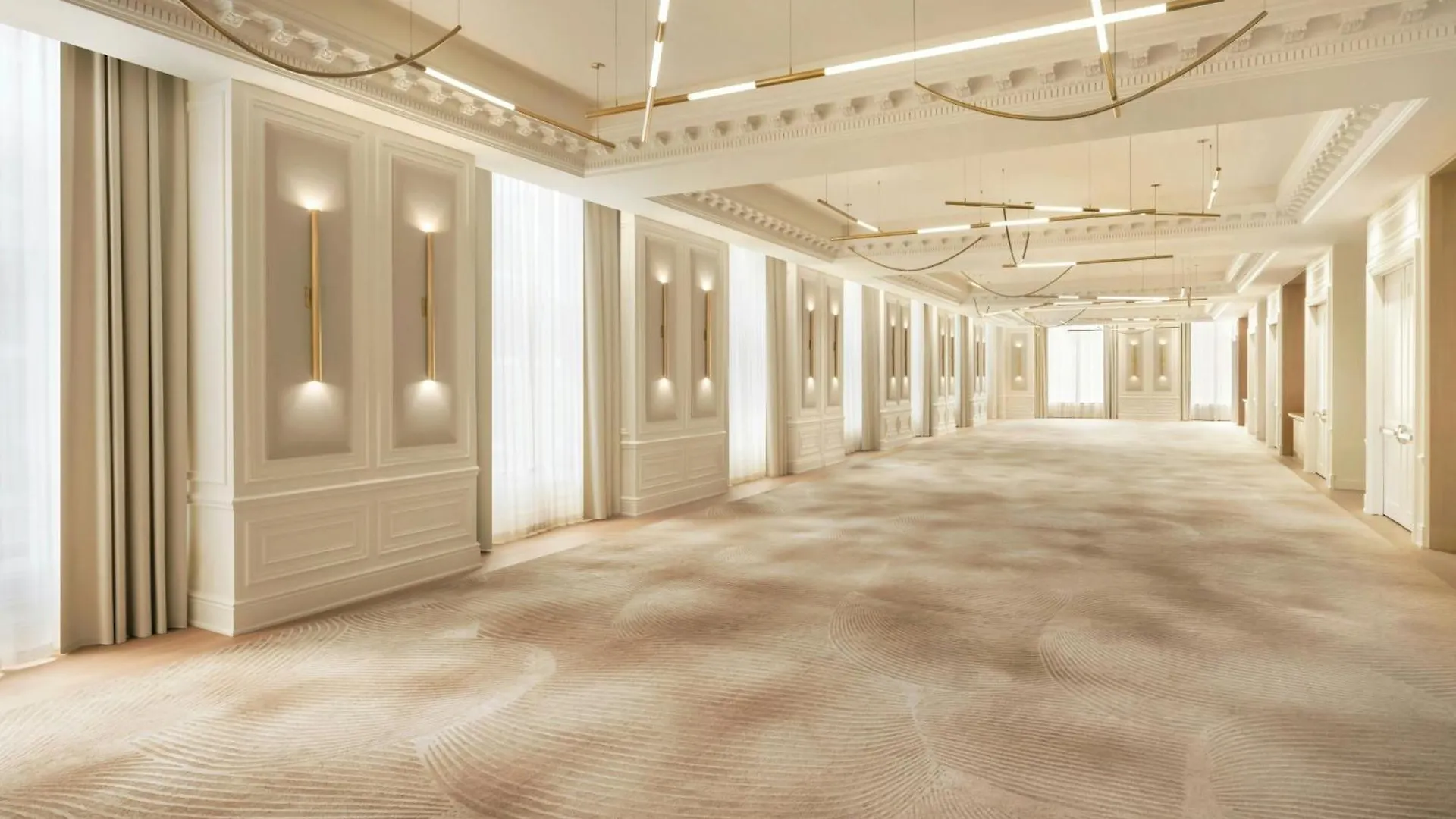 होटल The St. Regis Toronto