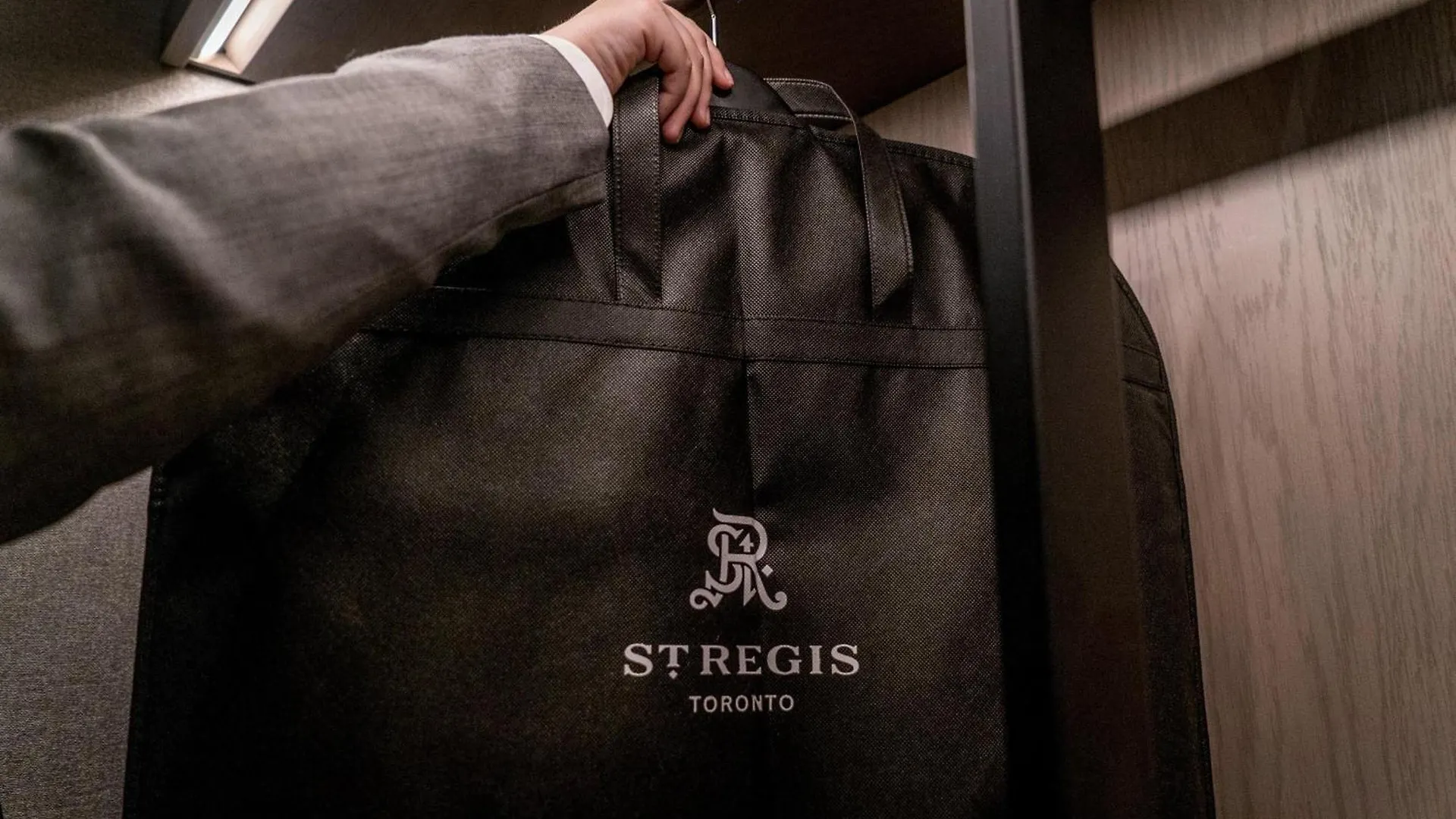 Hotel The St. Regis Toronto